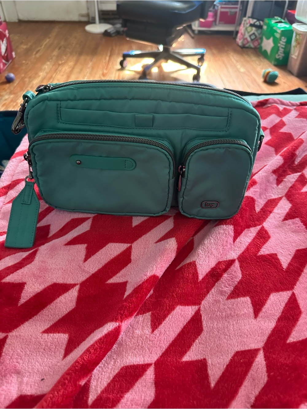 Lug switcheroo in surf teal